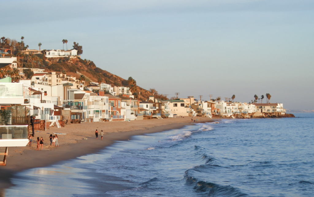 illegal-migrants-are-“invading”-malibu-beach-in-california?-x-users-concerned-for-residents-safety 