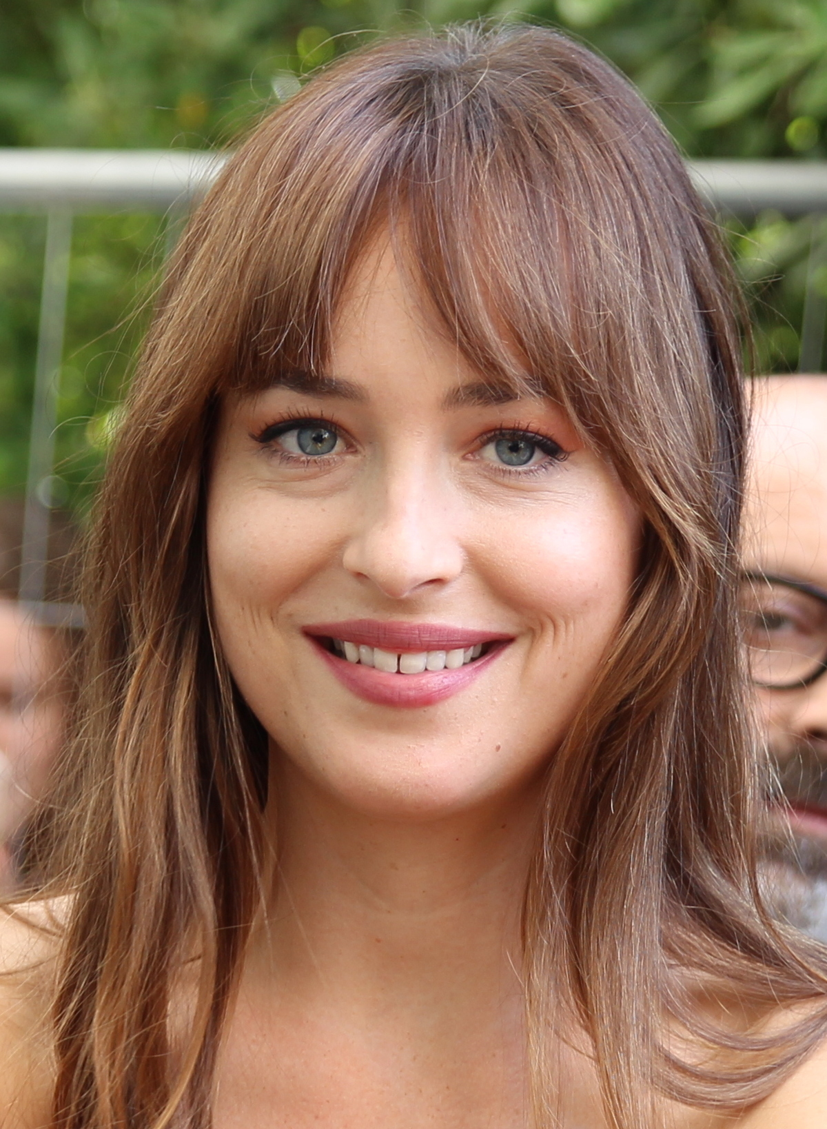 fifty-shades-of-grey’s-dakota-johnson-says-she-can’t-function-unless-she-gets-10-hours-of-sleep