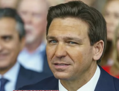 desantis-still-eyeing-the-white-house,-takes-center-stage-again