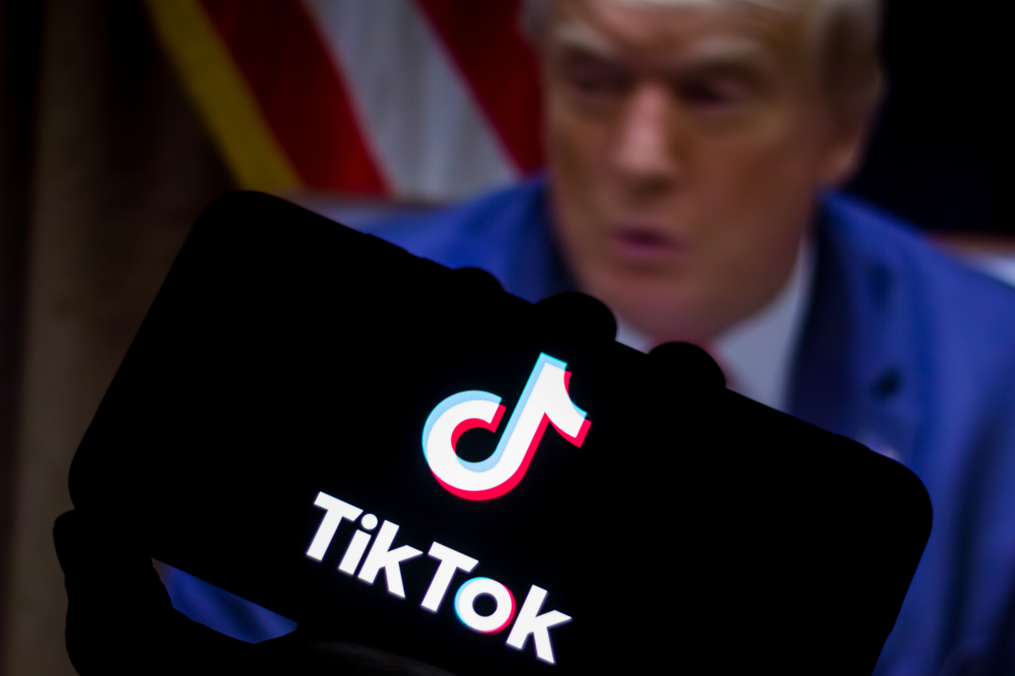 sudden-reversal:-trump-now-champions-tiktok-in-the-us