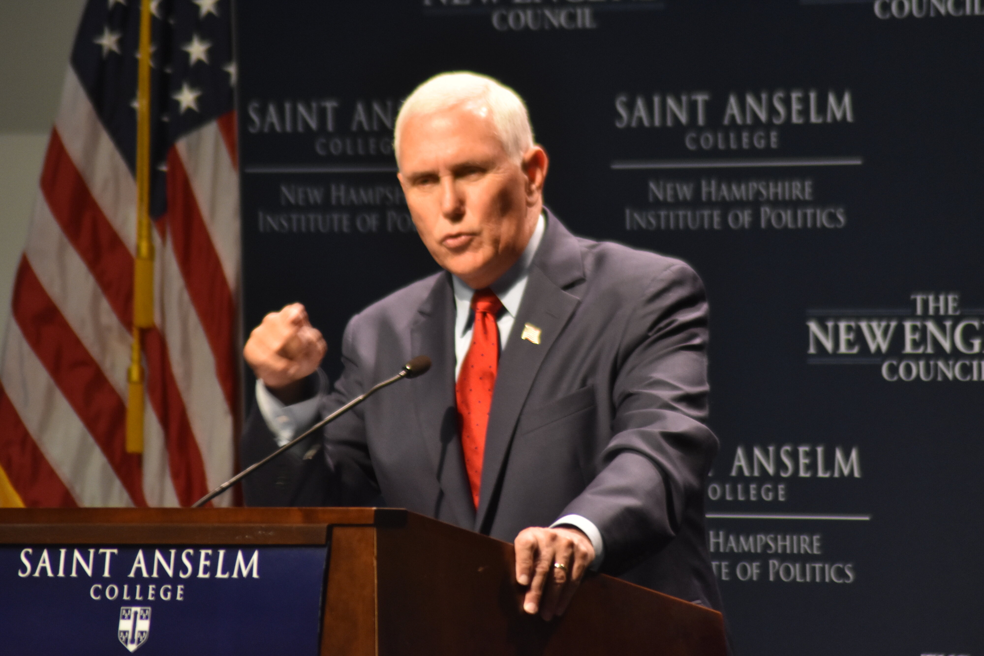 former-vp-mike-pence:-“trump-walking-away,-not-keeping-faith-with-constitution”