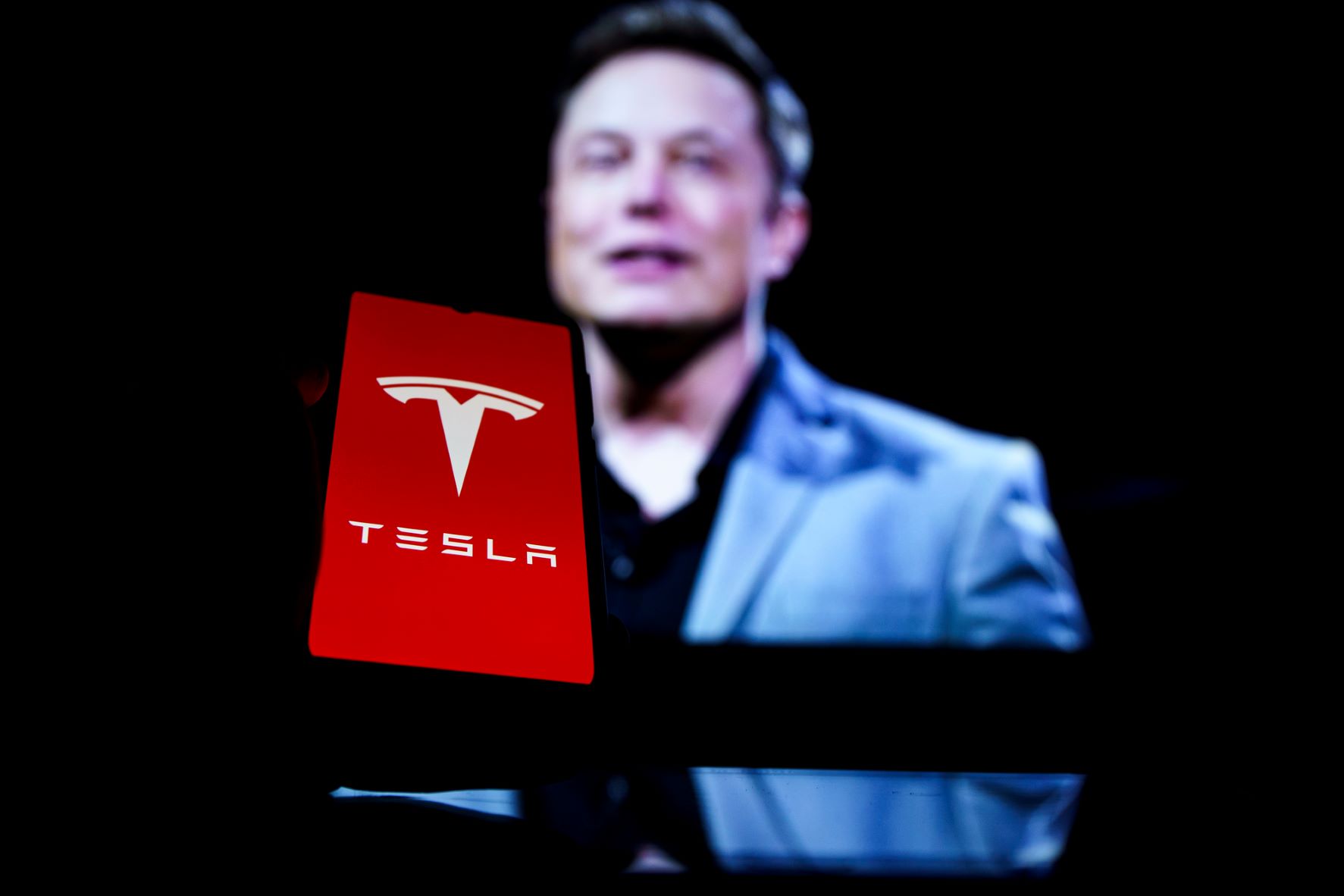 tesla-investors-urge-musk-to-focus,-not-rant