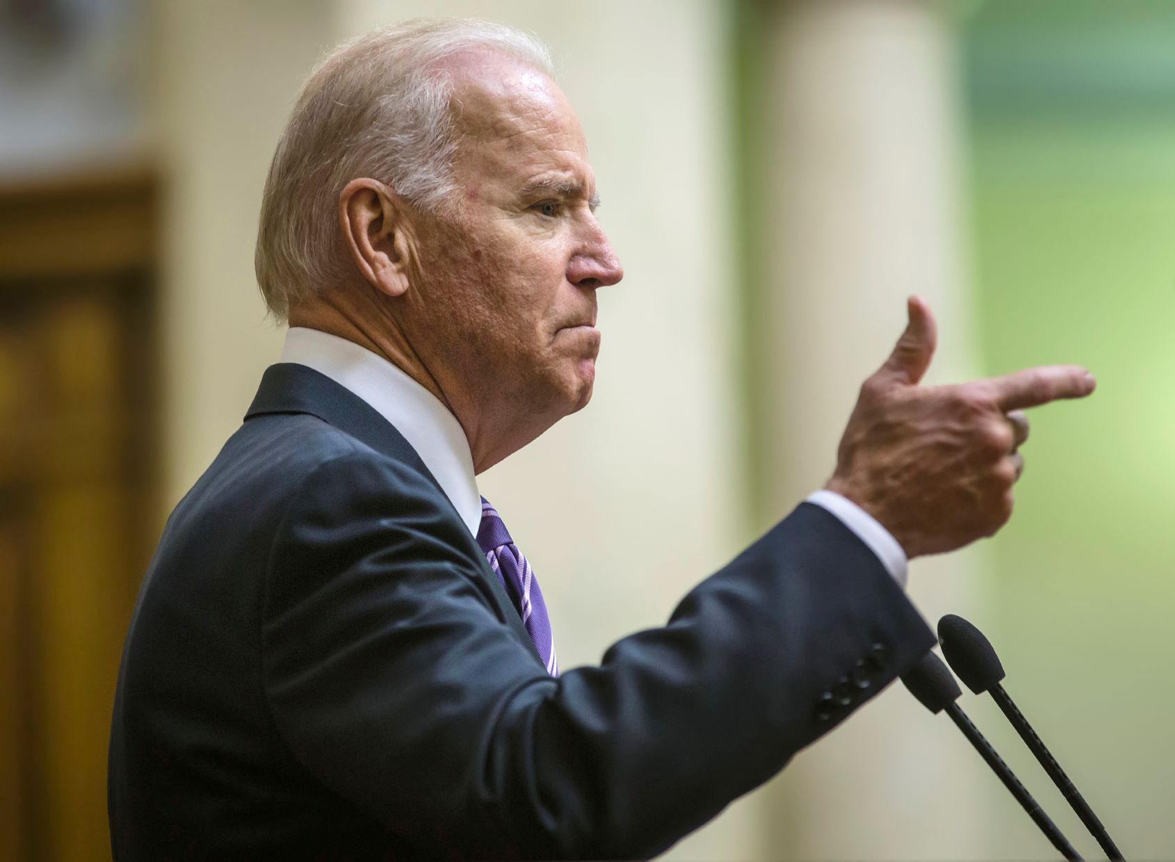 charge-biden-with-treason-call-spreads-with-trump’s-trial-as-backdrop