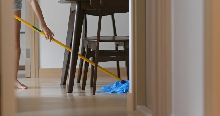 Woman worried after 88 yo grandma’s room becomes ‘dangerously slippery’ due to downstairs neighbour’s aircon