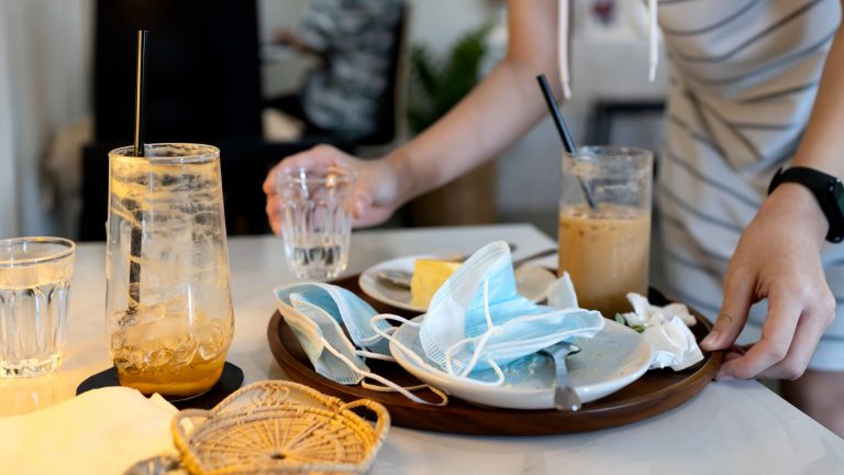 “Is this legal?” — SG restaurant worker asks after their manager forces them to pay $10 for each food tray that a customer throws out in the trash