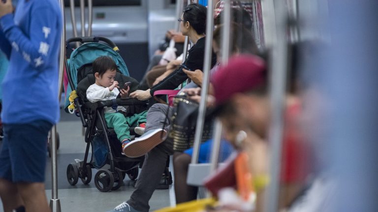 Woman wearing a floral dress claims she was kicked & scolded on the MRT, asks if there’s a dress code