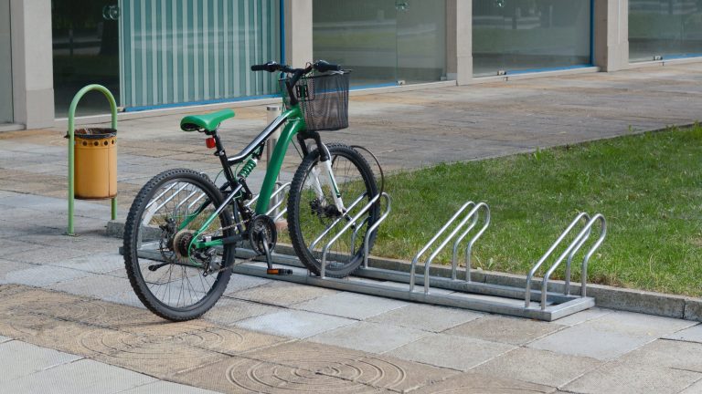 Singaporeans advise resident not to leave his brand-new bike at HDB void deck bicycle rack… unless he doesn’t want to see it again