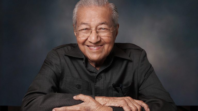 “So, is this Malaysia, or have we become a part of China?” — Dr Mahathir asks after seeing Chinese signboards in KL shopping centres