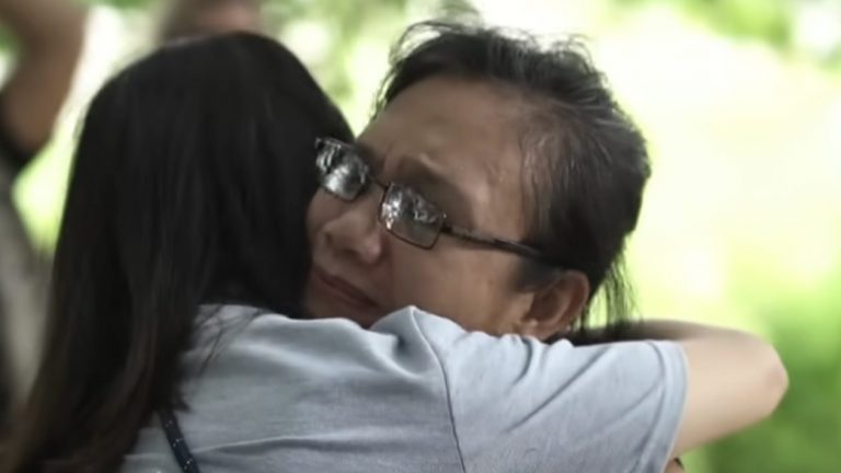 “I will always love you” — SG woman flies to Philippines to reunite with her helper 16 years later to say, “Thank you for being my 2nd mum”