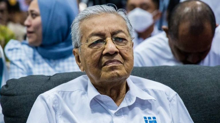 Mahathir again brings up water agreement issue in first post for 2025