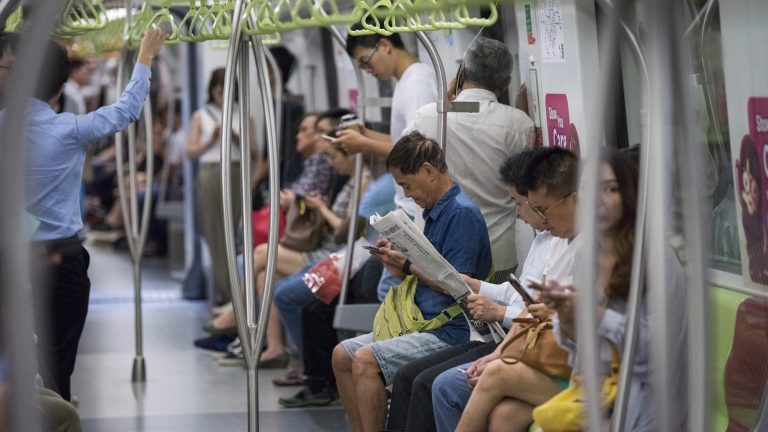 MRT commuter asks other Singaporeans to just confront passengers who play videos or music loudly on the train