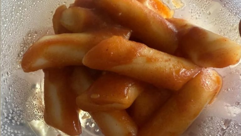 $8 for 10 rice cakes? Customer calls tteokbokki price ‘daylight robbery’