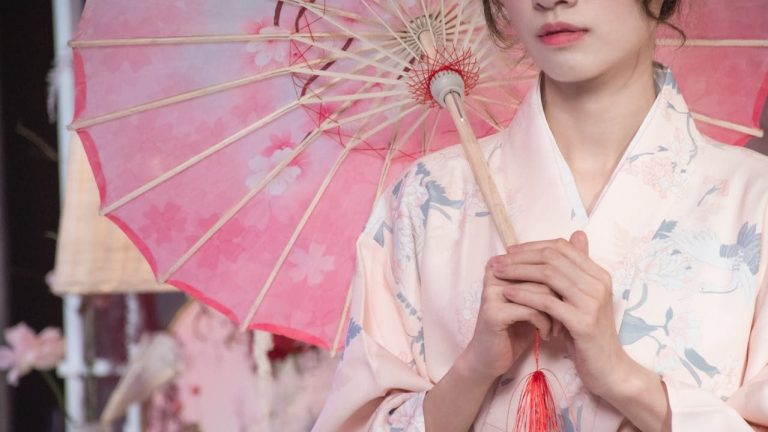 Umbrella-wielding Chinese heroine rejects fame and cash, snubs lucrative live streaming offers